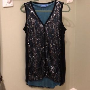 Vera Wang sleeveless party top!